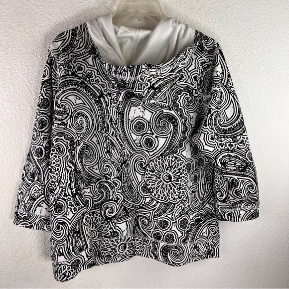 ONQUE CASUALS Hooded Jacket. Black & White. Zip front. Bling on pockets. Large - Picture 3 of 6